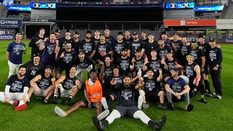Yankees vencen a Red Sox y avanzan a la Serie Divisional de la Liga Americana