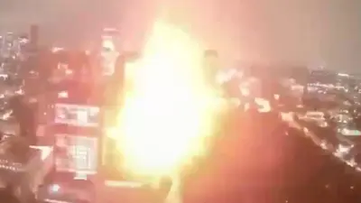 VIDEO: Explota transformador en Avenida Juárez y sacude Centro Histórico de CDMX