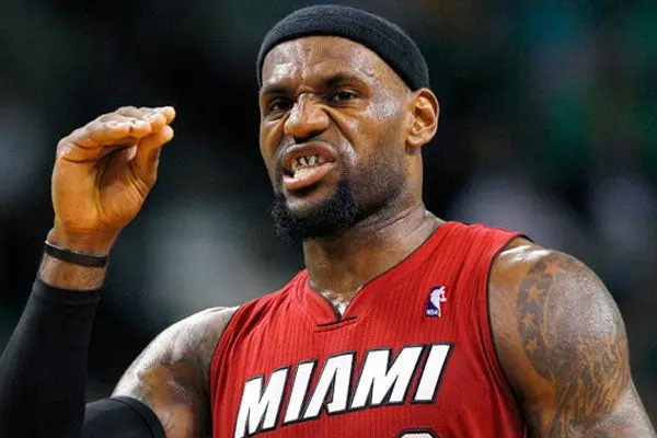 LeBron James, jugador más joven en rebasar los 20 mil puntos en la NBA