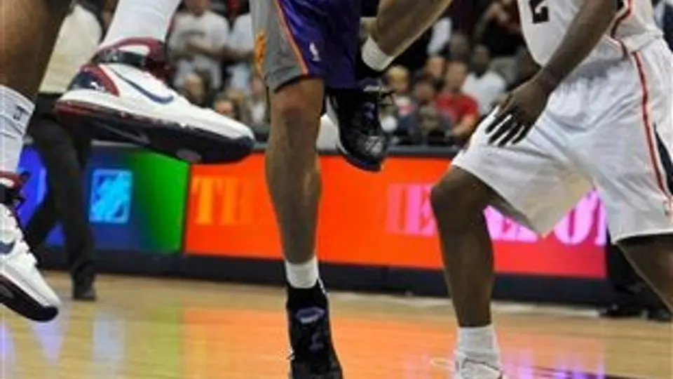 Nash comanda victoria de Phoenix 118-114 sobre Atlanta para quitarle el invicto