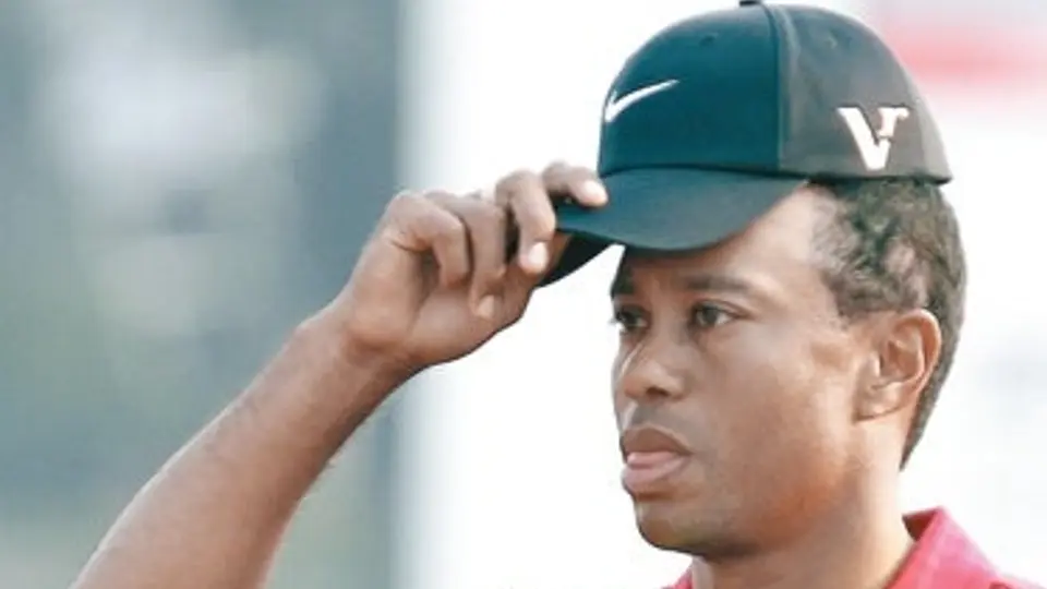 Woods termina sexto en china y sin victorias en el año