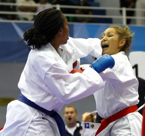Yadira Lira se cuelga la plata en karate para México