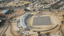 Reconocen retraso en la construcción del Estadio de Atletismo