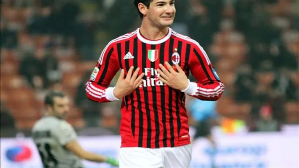 Alexandre Pato, muy cerca de Brasil
