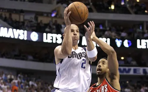 Peja y Kidd conducen a Dallas por el segundo de la serie