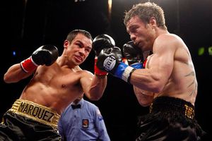 Márquez noquea a Katsidis en el noveno y pide revancha ante Pacquiao