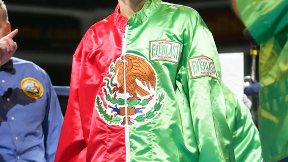 Alfonso Gómez comienza a intimidar al Canelo