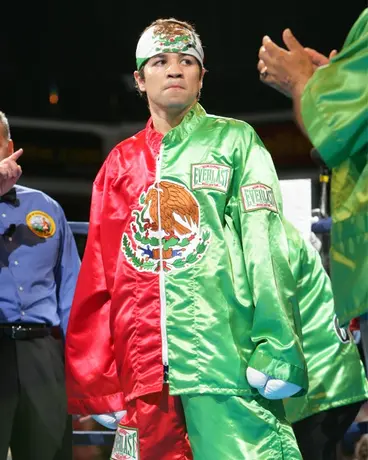 Alfonso Gómez comienza a intimidar al Canelo