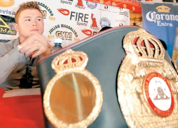 Demandan al Canelo por incumplimiento de contrato