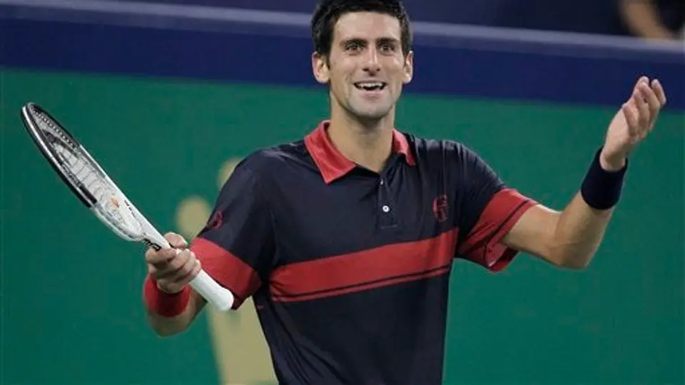 Djokovic vence a Gulbis y avanza en Basilea