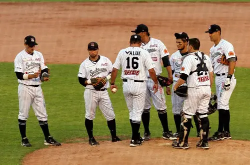 Sultanes cumplen y le ganan a los Broncos