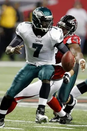 Atlanta se impone 35-31 a las Águilas de Filadelfia