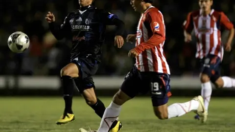 Chivas sigue sin saber a qué juega