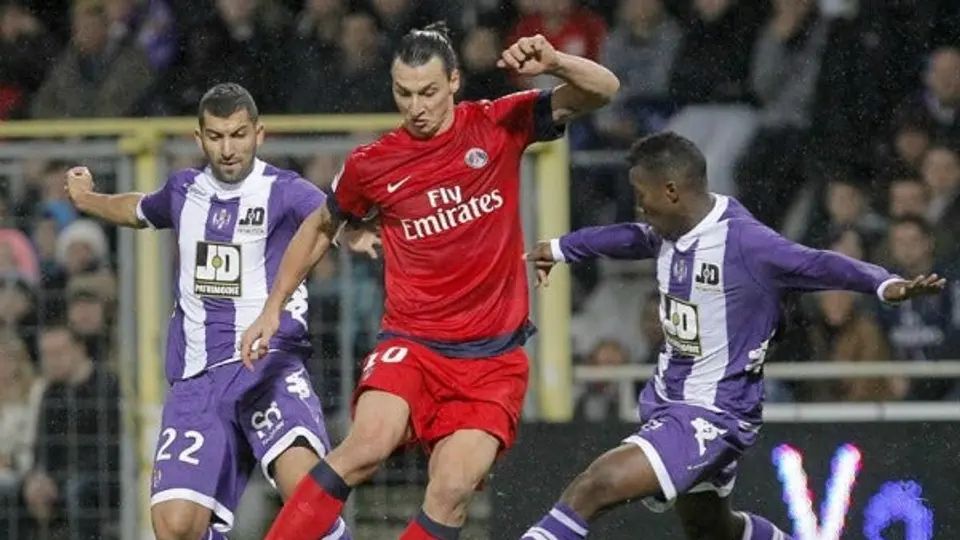 PSG vence al Toulouse y permanece en primer lugar