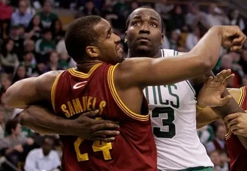 Perkins regresa y Boston doblega 112-95 a Cleveland