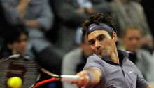 Federer inicia con victoria en Basilea tras retiro de Dolgopolov