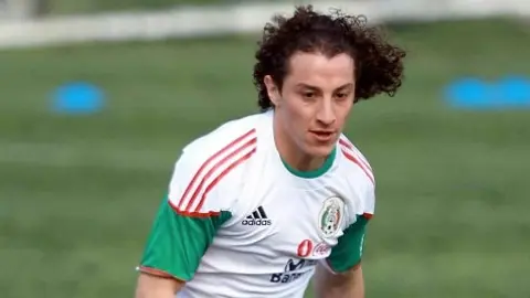 Guardado seguirá en Europa, confirma su representante