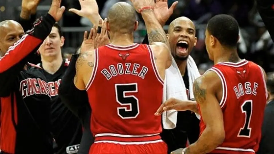 Los Bulls destrozan 93-73 a los Hawks y avanzan a la Final