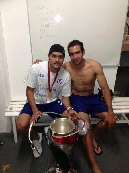 Alejandro Castro y Javier Orozco en el vestidor celeste | TWITTER JAVIER OROZCO
