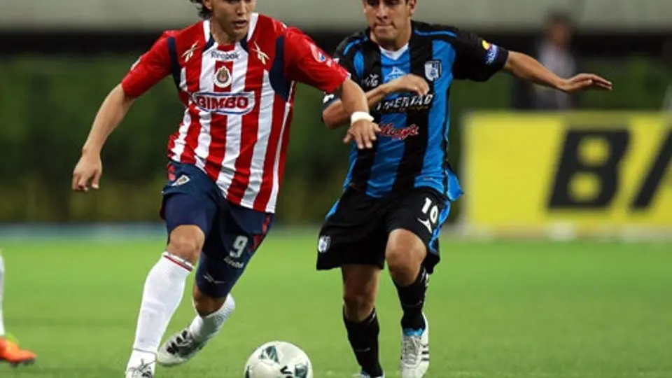 Omar Arellano también disfruta servir goles