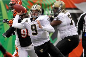 Brees guía remontada y Santos vence 34-30 a Cincinnati