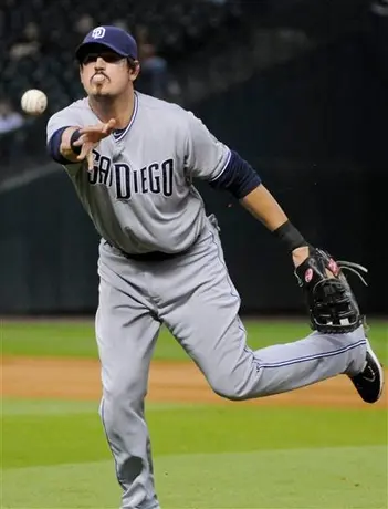 Cantú pega jonrón y Padres derrota 8-6 a Astros