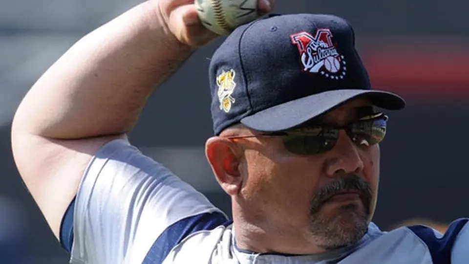 Peligran Sergio Pérez, Lorenzo Buelna y Baltazar López en Sultanes