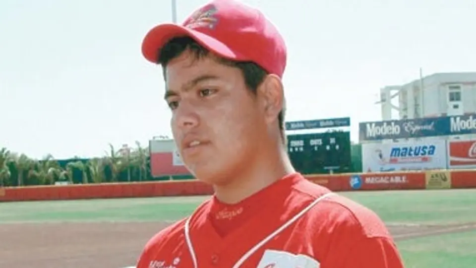 Luis Heredia trabaja en sus lanzamientos con Bradenton