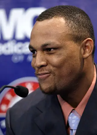 Adrián Beltré es presentado en Texas