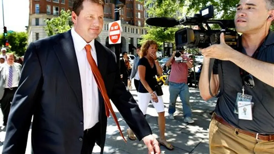 Juez anula el juicio de Roger Clemens