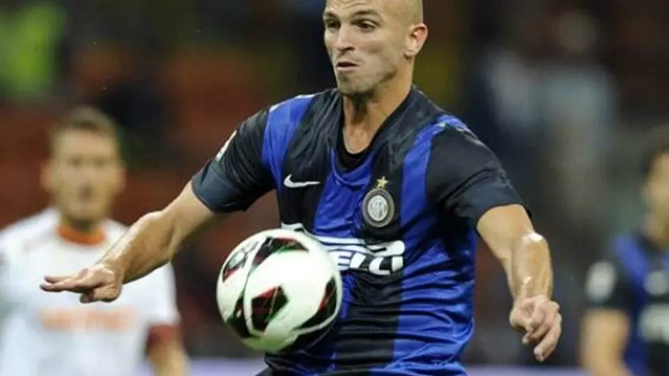 'Todo el que enfrenta a Mourinho, lo sufre': Cambiasso