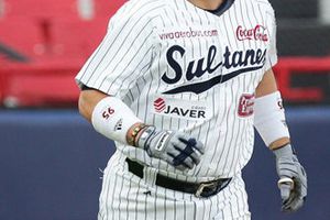 Petroleros apalean a Sultanes en casa