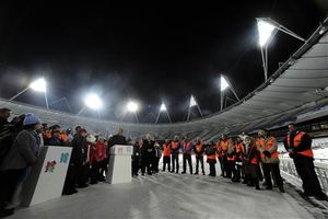 Encienden por primera vez luces del Estadio Olímpico en Londres