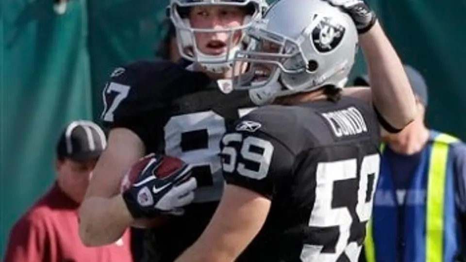 Los Raiders despiden a Al Davis con victoria 24-17 sobre Browns