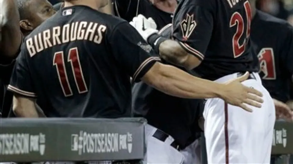 Arizona alargó la serie, derrotaron 10-6 a Milwaukee