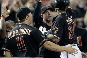 Arizona alargó la serie, derrotaron 10-6 a Milwaukee