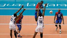 Cuba arrasa con Venezuela en voleibol masculino