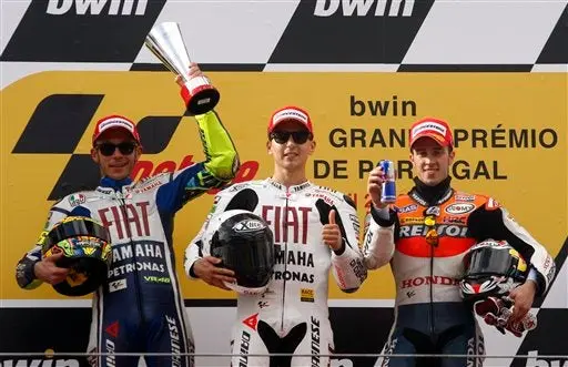 Lorenzo doblega a Rossi en mano a mano y gana en Portugal