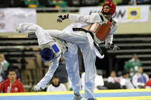 César Rodríguez sigue adelante en el Selectivo Nacional de taekwondo