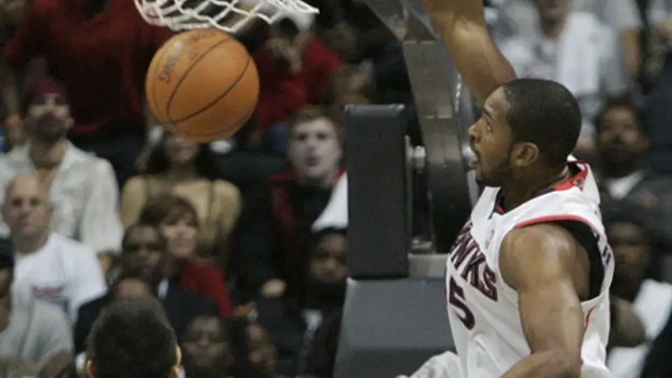 Con 'doble doble' de Horford, Atlanta vence a Wizards