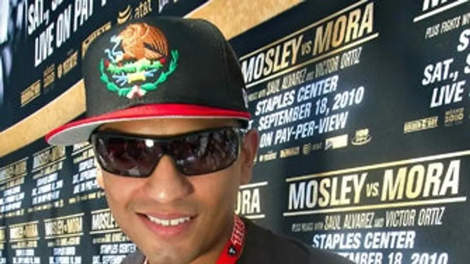 Ábner Mares, nuevo Campeón Gallo FIB