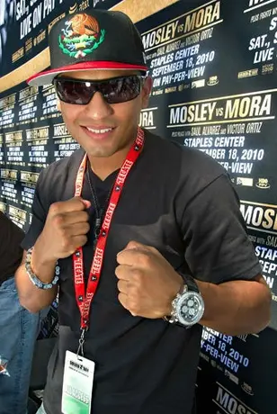 Ábner Mares, nuevo Campeón Gallo FIB