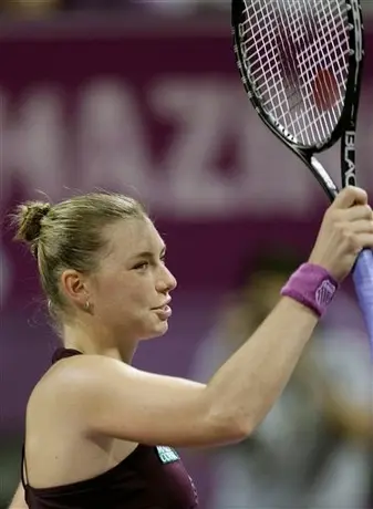 Zvonareva asegura segundo lugar del ranking tras vencer a Clijsters