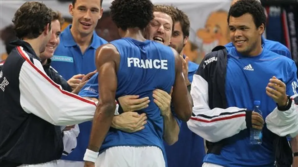 Monfils vence a Tipsarevic y Francia se va arriba en Final Copa Davis