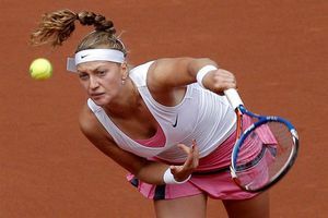 Kvitova y Azarenka finalistas en España