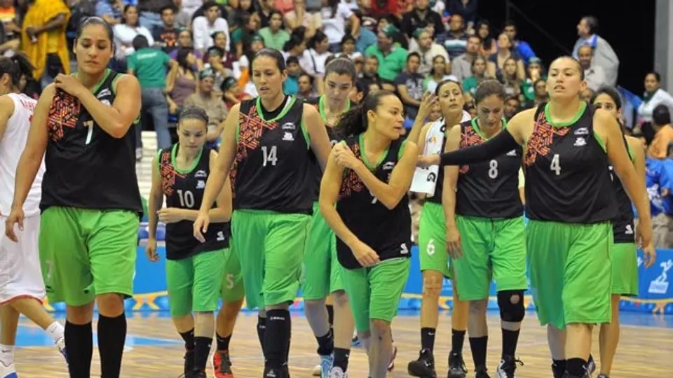 México se conforma con plata en basquetbol femenil