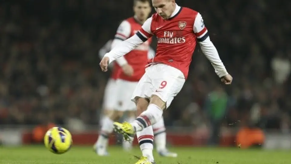 Podolski anotó el gol de la victoria para el Arsenal