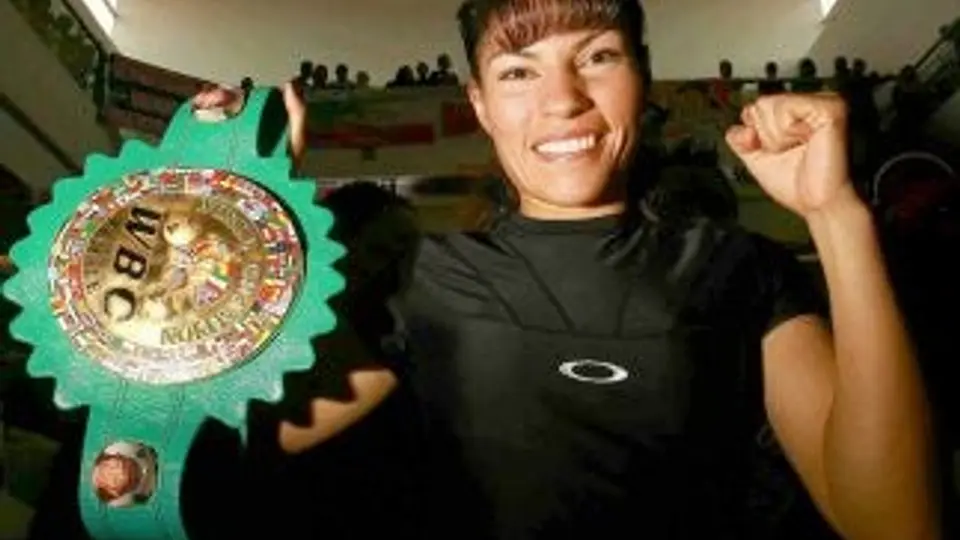 Ana María Torres expondrá título ante Guimaraes