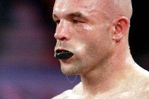 El 'Español' Álvarez no pudo ganar el cinturón súper mediano de la AMB