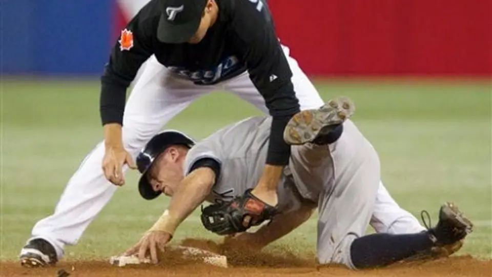 Los Azulejos derrotan 5-4 a Yanquis
